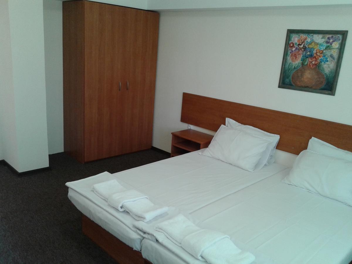 Hotel Stroitel Хисаря Екстер'єр фото