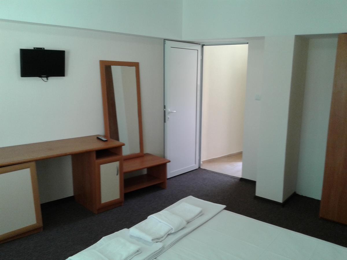 Hotel Stroitel Хисаря Екстер'єр фото