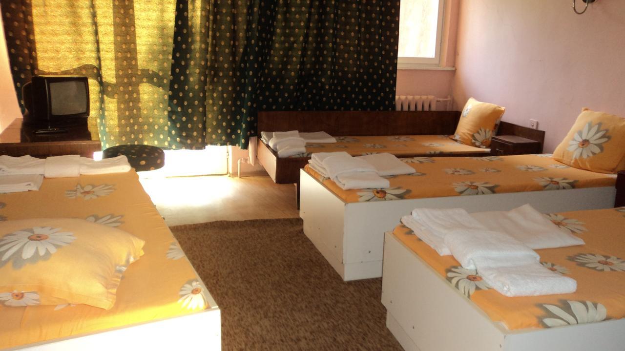 Hotel Stroitel Хисаря Екстер'єр фото